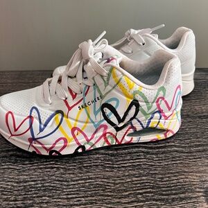 Like new Skechers sneakers